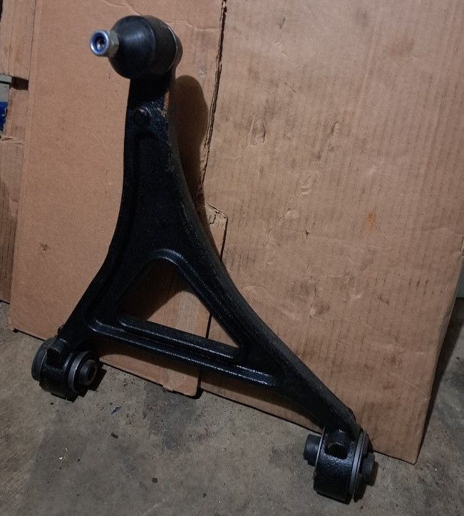 Dodge Charger Magnum Chrysler 300 Right/Passenger Lower Control Arm