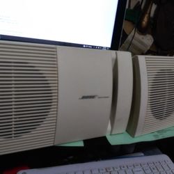 BOSE. PAIRS SPEAKERS.   PERFECT CONDITION......CONDICION PERFECTA