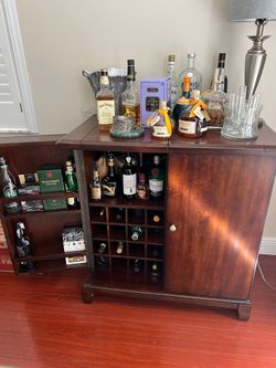Bar/storage (Alcohol Not Included)