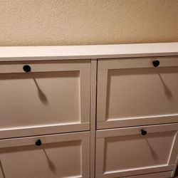 Storage cabinet