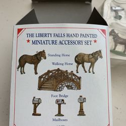 Liberty Falls-Miniature Accessory Set