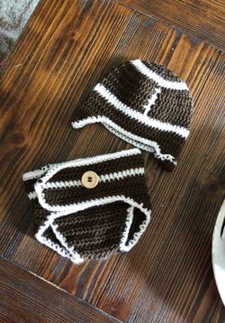 Newborn crochet outfit