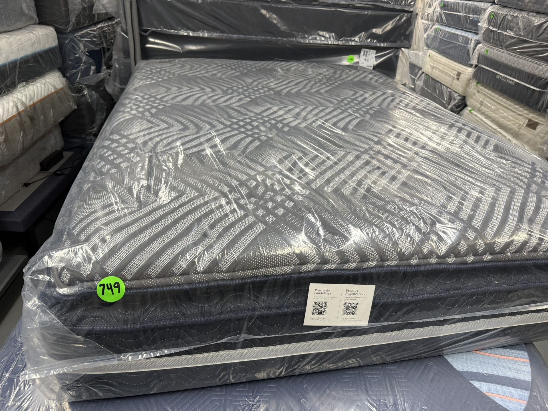 QUEEN SIZE SOUTHERLAND INDIGO PILLOW TOP MATTRESS & BOX SPRING BED SET