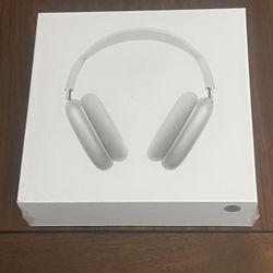 Apple Airpods Maxes (Sealed) 2nd Gen