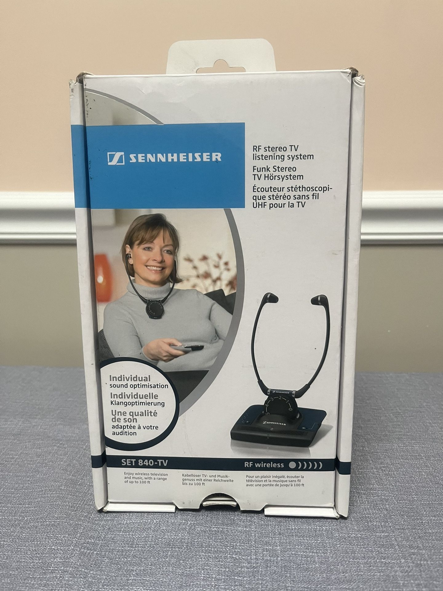 Sennheiser Set 840-TV RF Stereo Wireless TV Listening System in Original Box