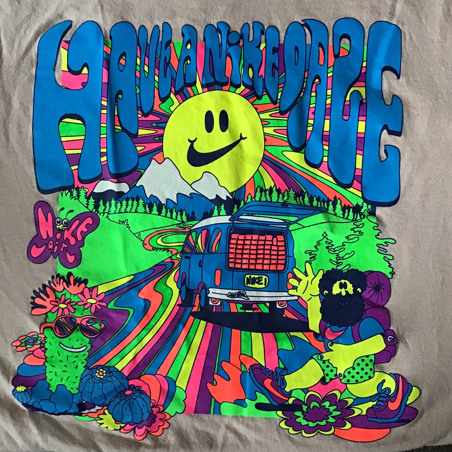 NEW Nike Psychedelic Graphic Hippie Tee: Have A Nike Daze (S)