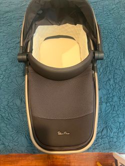 Silver Cross Reef 2 First Bed Folding Bassinet – Ganache – Like New