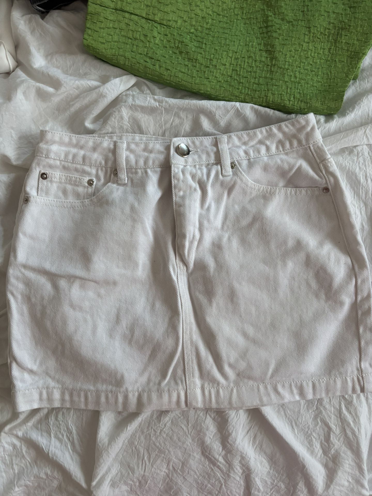 white forever21 mini denim skirt