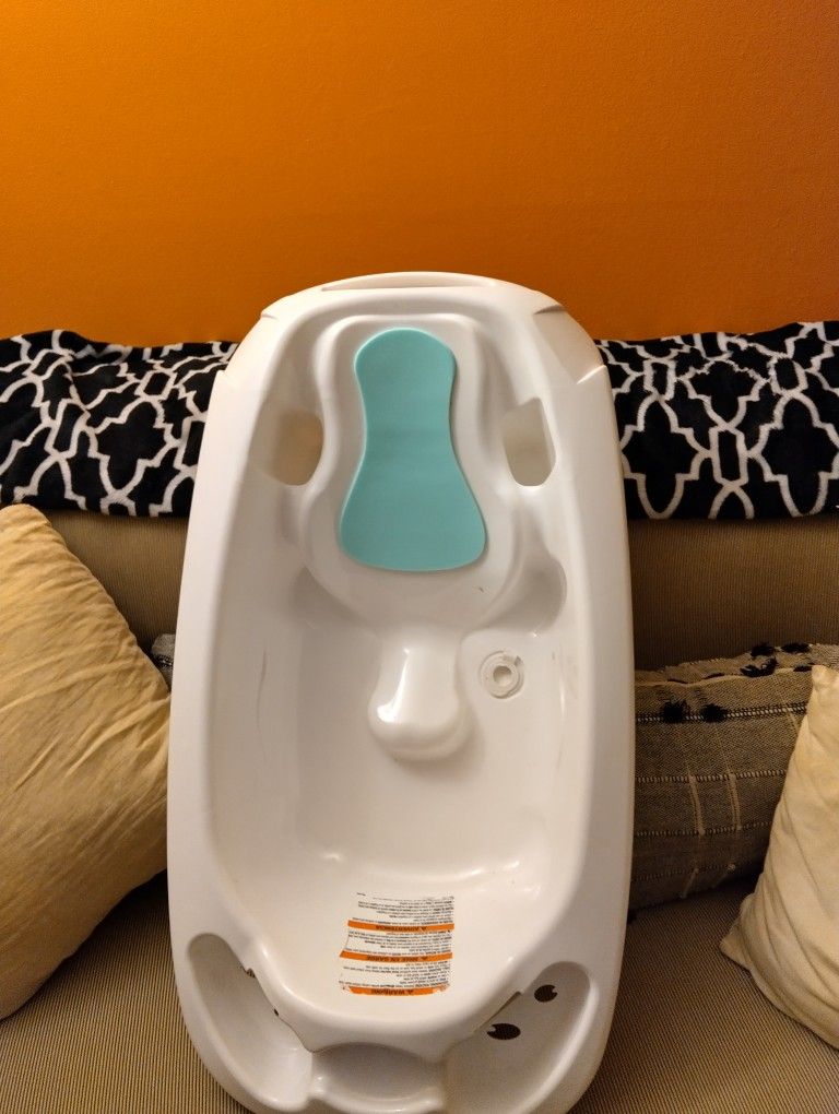 Baby Bath/ Diapers