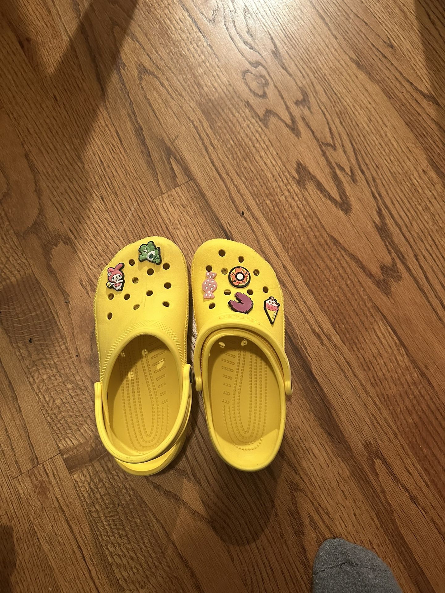 Crocs size 5 yellow