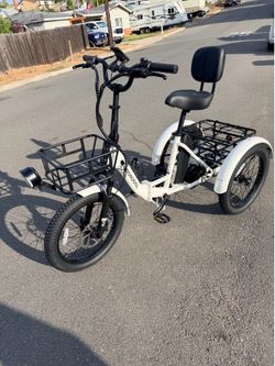 Mooncool TK2 electric foldable Trike Ebike like new  Only used one time so it’s like brand new