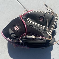 Like New Wilson 10.5 Size Girls Glove