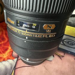 Nikon 70-200 VR Lens