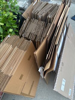 Moving boxes. Mostly small size
