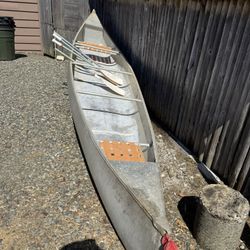 17’ Aluminum Canoe 