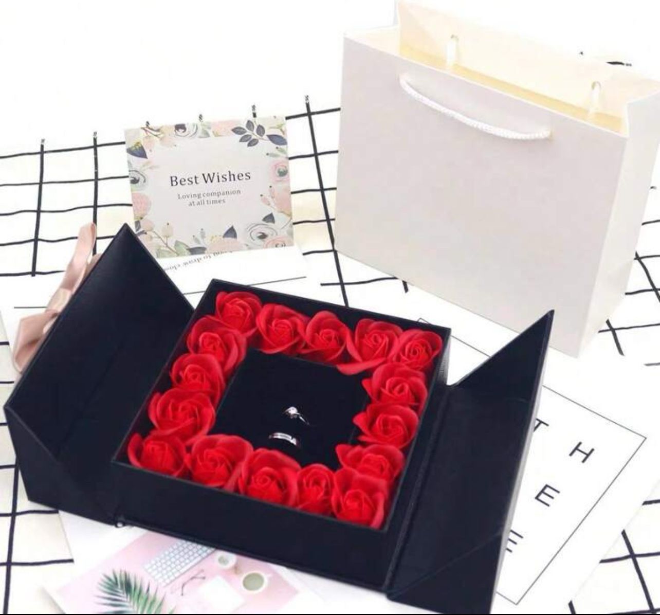 Mothers Day Gift Box With Pendant 