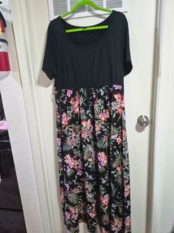 Shein dress Blk top/flowery long skirt 3x