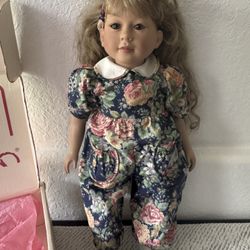 My Twinn Catherine Ash Blonde Hair Blue Eyes 23" 1997 White Body Denver Era