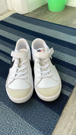 Nike White Low-Top Sneakers with Velcro Strap