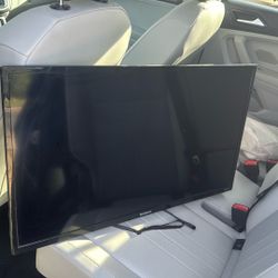 Westinghouse 28” Tv 