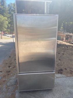 Sub Zero Fridge for parts