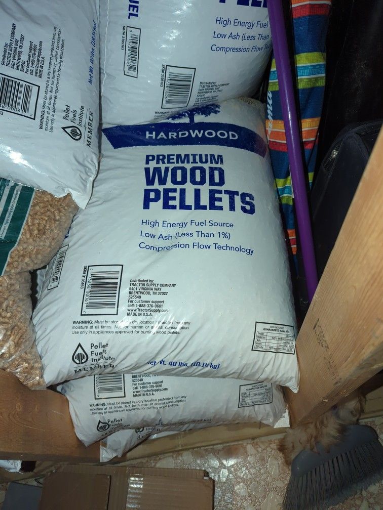 Premium Wood Pellet 40 Pound Bags. Hardwood. Tractor Supply Brand. Have More Then 10