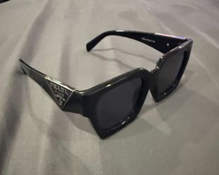 Black Prada Glasses