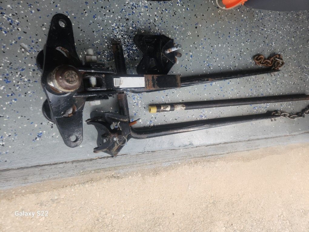 28 Gallon Rv Tank And And Hitch 