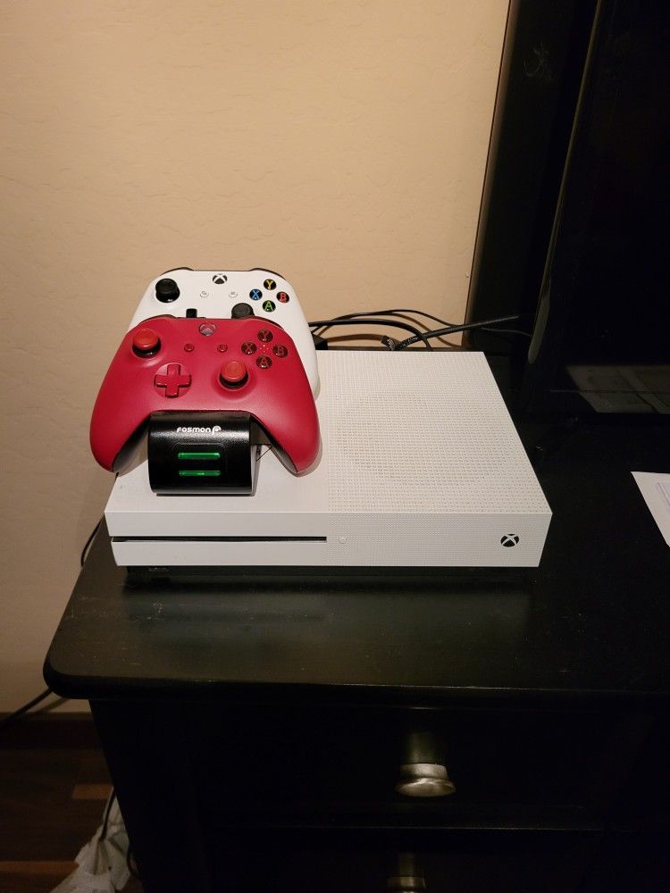 Microsoft Xbox One S 500GB - White With 2 Rechargeable Controllers