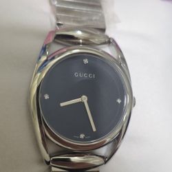 Unisex GUCCI watch W/ International Warranty Certificate