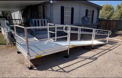 Aluminum Wheelchair Ramp with Platform & Handrails