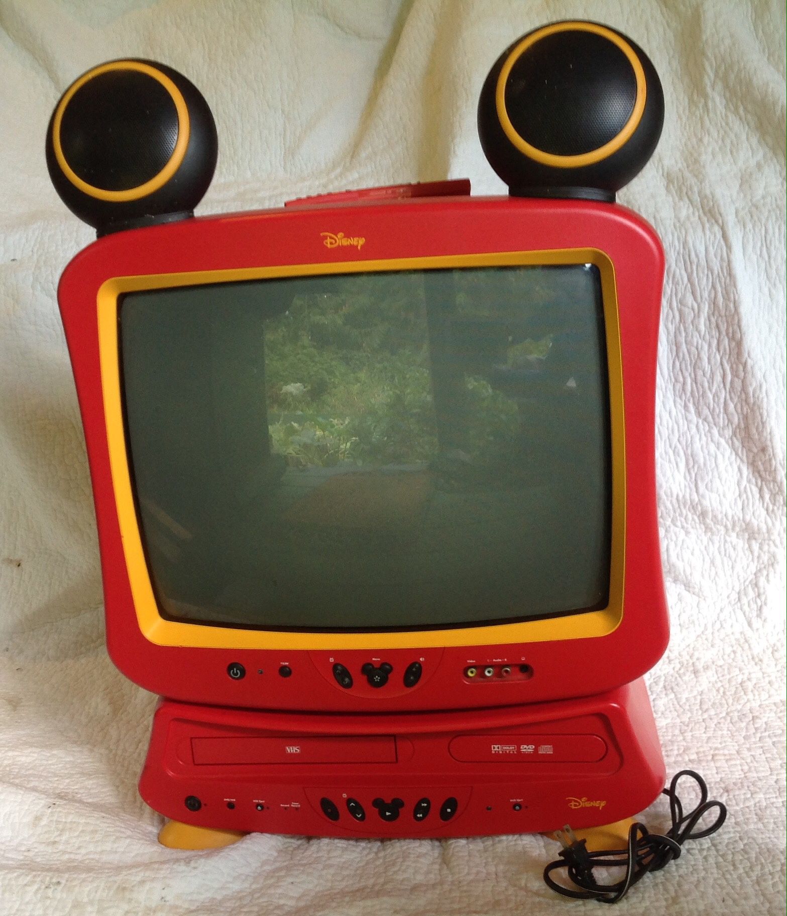 Fun Disney TV, DVD, VHS Combo for kids room, works great...