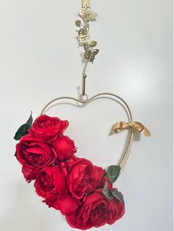 🦋🌹✨Custom Handmade Red Rose Heart Wreath with Gold Butterfly Hanger - Brand New