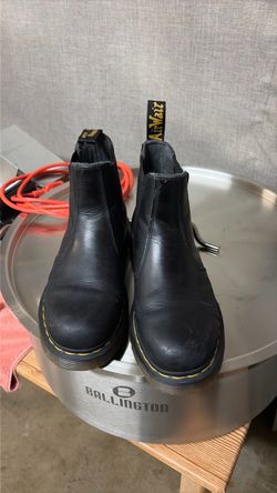Size 9 dr marten Chelsea boots