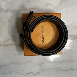 Black Louis Vuitton Belt – Luxury Designer Belt (Great Condition