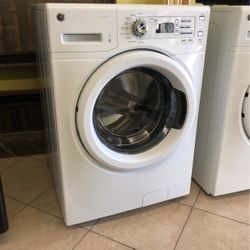 L. A. V. A. D. O. R. A.  GE. 