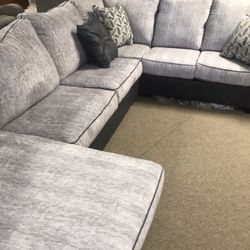 Stunning Luxury Two Tone Couch With Pillows!