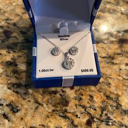 Sterling Silver Pendant W/Earrings 1.00 https://offerup.com/redirect/?o=Y3QudHc=