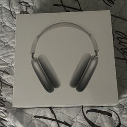 AirPod Maxes
