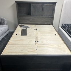 Pethi Huge Storage Bed 