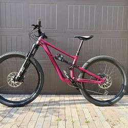 Specialized Status 160 - Fox Suspension - SRAM Code Brakes - Trail/Enduro Shredder