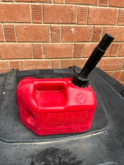 Blitz 1 Gallon Red Plastic Gas Can
