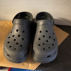 Black Crocs 