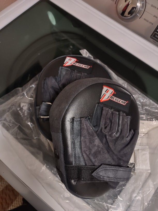 Revgear Focus Boxing Mitts