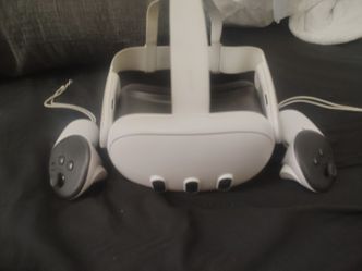 Meta Quest3 VR headset and two controllers