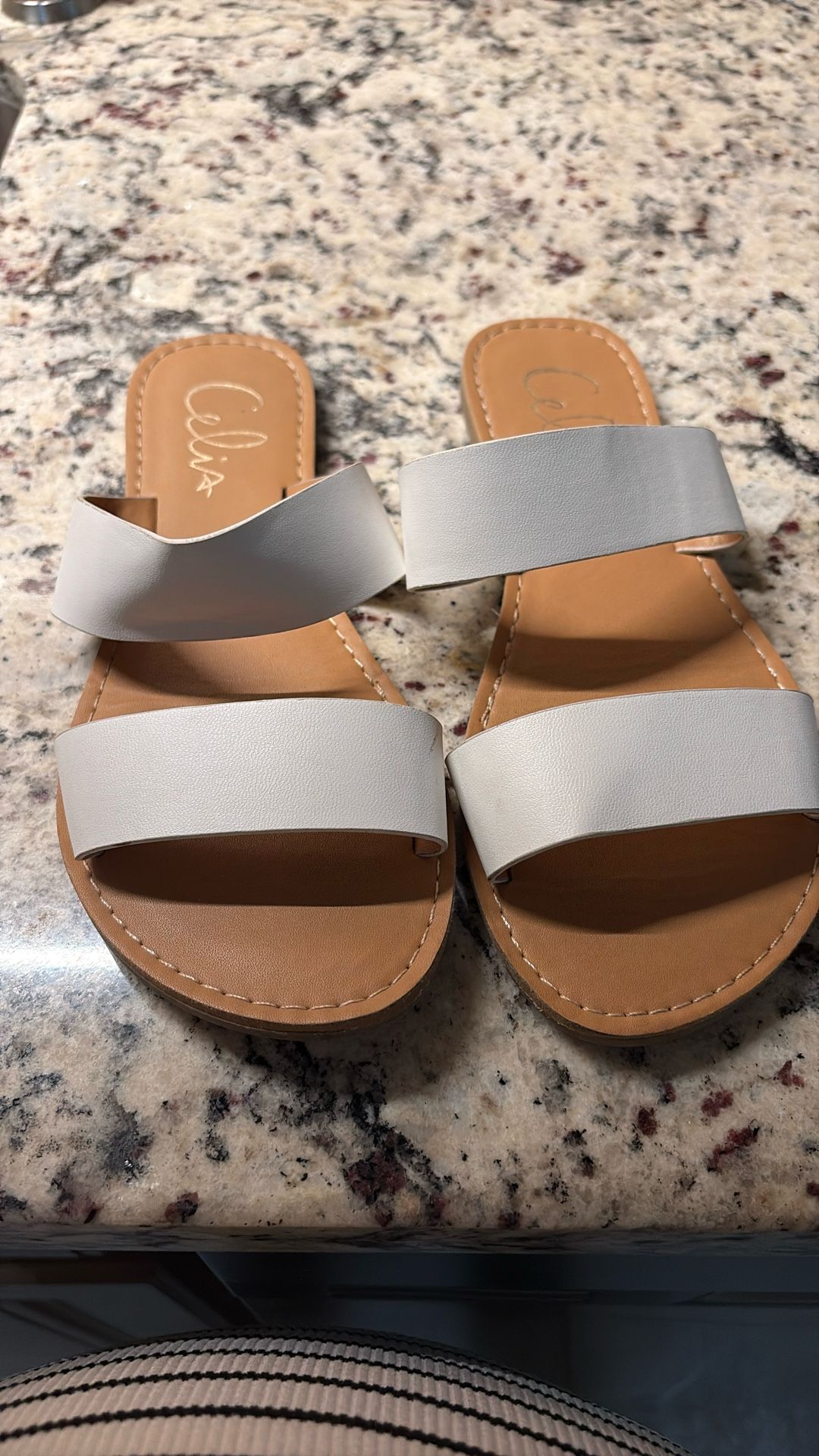 SANDALS 6.5