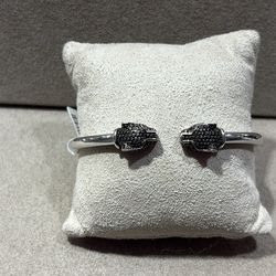 Gold bangle bracelet