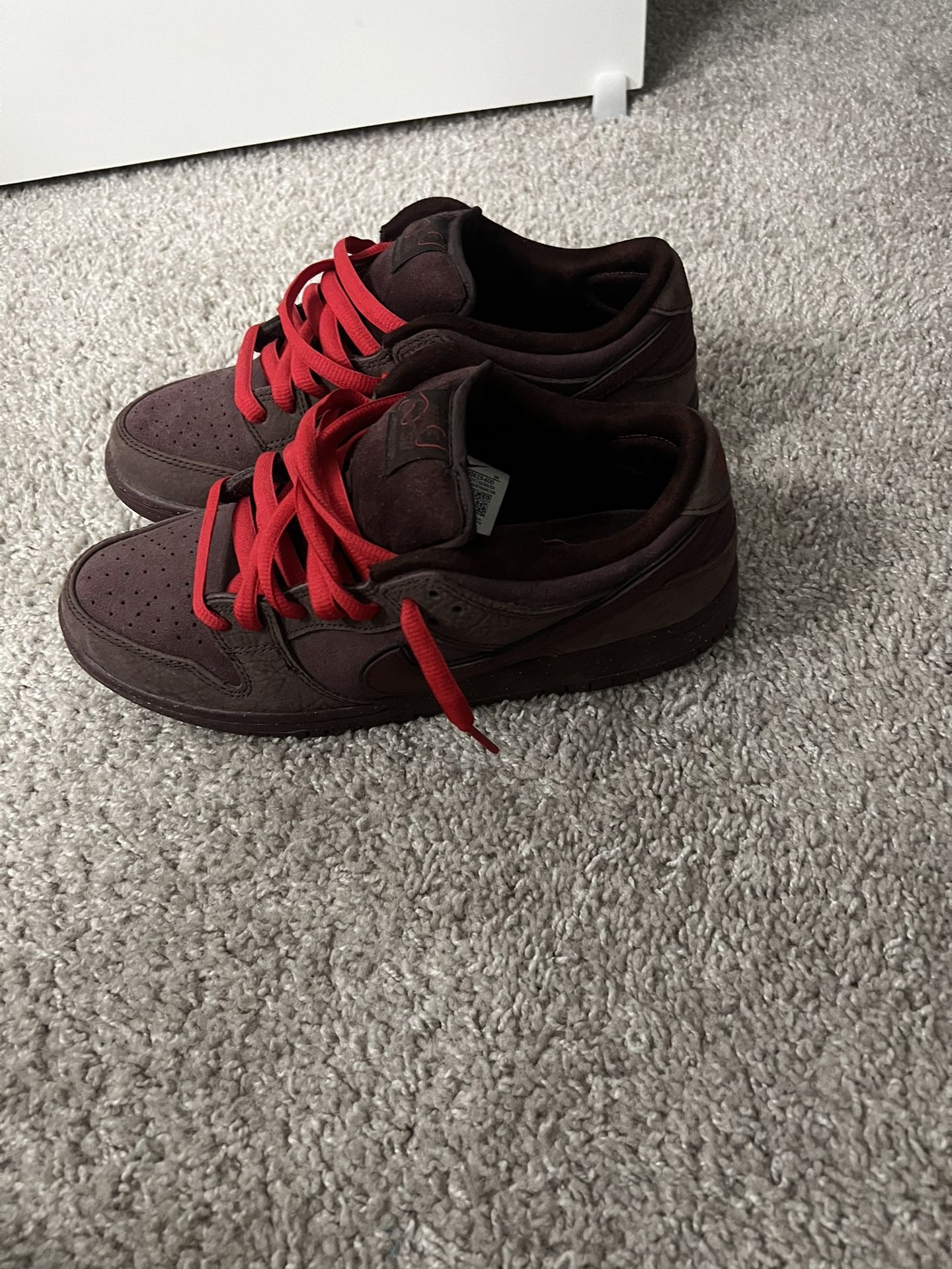 City Of Love Burgundy Sb Dunks