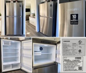 Samsung 18 Cu. Ft. Stainless Steel Refrigerator – Pristine Condition