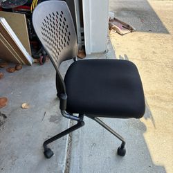 4 Office Chairs For $100
